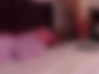 Live cam show with DeliaSmith - Thick on Chatstar