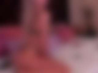 Live cam show with DeliaSmith - Blonde Hair MILF on liverealitysex.com