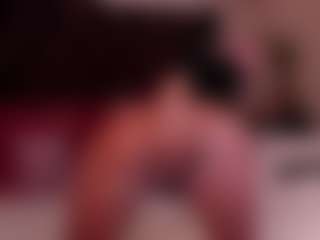 DeliaSmith MILF webcam performer live streaming