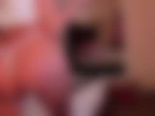 DeliaSmith MILF webcam performer live streaming