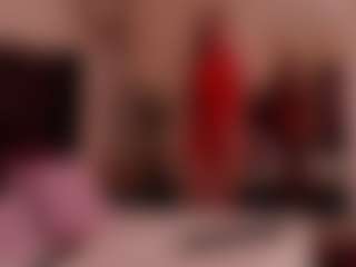 DeliaSmith MILF webcam performer live streaming