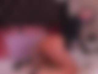 Live cam show with DeliaSmith - Skinny MILF on chickslive.net