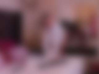 Live cam show with DeliaSmith - Blonde Hair Middle Aged on Camming Site