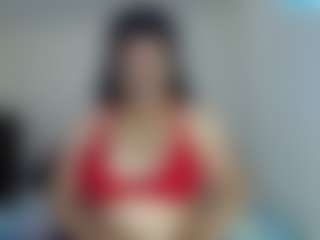 Live cam show with georgiaclaudett - Middle Aged on intimatelivegirls.com