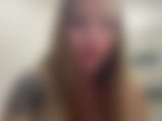 Live cam show with KaciLorimer - Blowjob on AdultVida.com