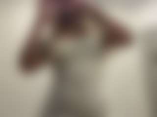 Live cam show with KaciLorimer - Oil on AdultVida.com