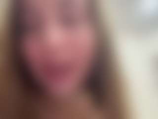 Live cam show with KaciLorimer - Amateur on AdultVida.com