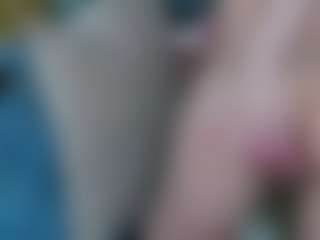 LeiaHux's Live Sex Cam Show