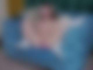 LeiaHux's Live Sex Cam Show