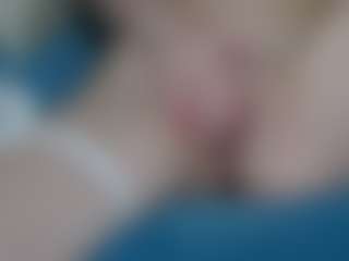LeiaHux's Live Sex Cam Show