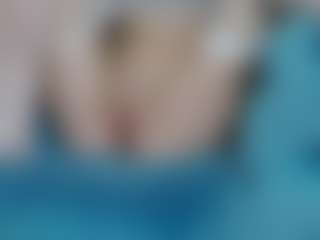Live cam show with LeiaHux - White on Dare Cams | romania