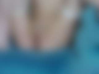 LeiaHux's Live Sex Cam Show