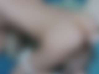 LeiaHux's Live Sex Cam Show