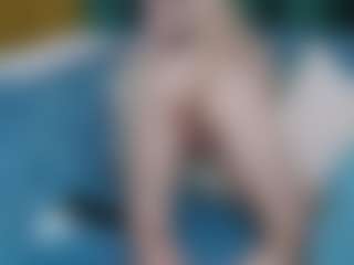 Live cam show with LeiaHux - New Teen (18+) on Chatstar