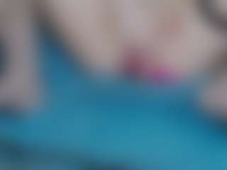 Live cam show with LeiaHux - Young Adult on Gym Cam Girls