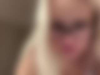 MaribethWheelis's Live Sex Cam Show