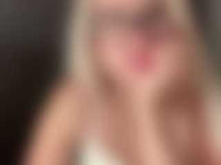 MaribethWheelis's Live Sex Cam Show