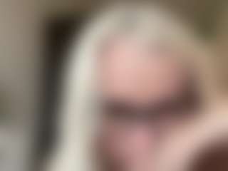 MaribethWheelis's Live Sex Cam Show