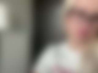 MaribethWheelis's Live Sex Cam Show
