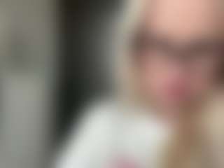MaribethWheelis's Live Sex Cam Show