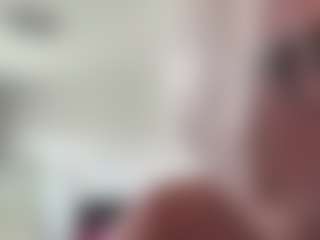 Live cam show with MaribethWheelis - Petite on Chatstar