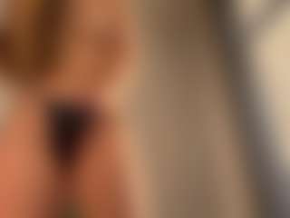 Mia-Nostalgia's Live Sex Cam Show