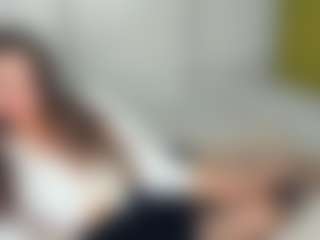 Live cam show with MitziHollaway - Flashing on SquirtSoMuch