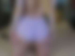 Live cam show with Mona-Carterr - Oil on Camsoda