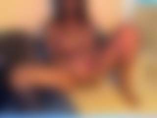 Live cam show with SunniSoles99 - Shaved Pussy on Hubzter Live