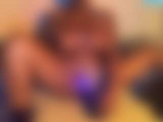 Live cam show with SunniSoles99 - Shaved Pussy Curvy on Camsoda