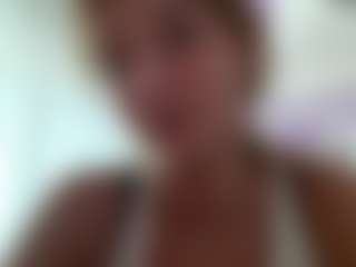 Live cam show with Taya - Snowbunny on liverealitysex.com