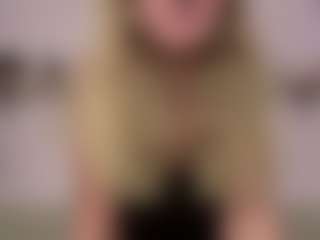 Live cam show with Taya - Blonde Hair Petite on Dare Cams