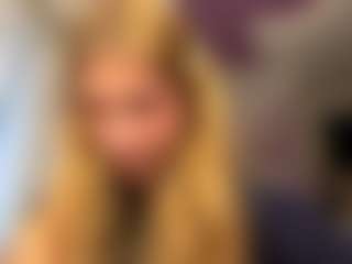 Live cam show with Taya - Tiny on madthumbs