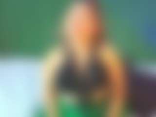 Live cam show with Alana-Petite - BBW on sexylive.show