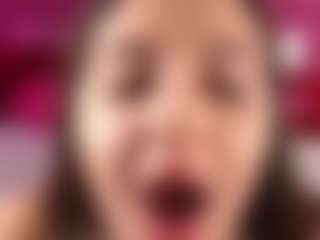 AlesiaDessmond's Live Sex Cam Show