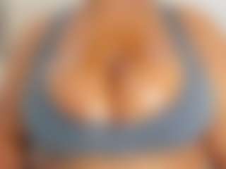 Live cam show with Arika-Brown - Latina Mature on Dare Cams | colombia