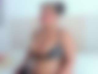Arika-Brown MILF webcam performer live streaming