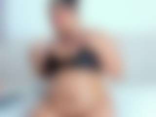 Arika-Brown MILF webcam performer live streaming