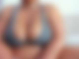 Live cam show with Arika-Brown - BBW on Strip Flash - Live Sex Shows