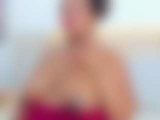 Arika-Brown MILF webcam performer live streaming