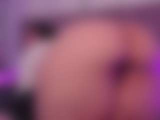 Emilie-Joness1's Live Sex Cam Show