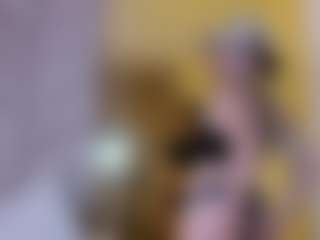 Live cam show with EveAura - Ass Bouncing on Mixed Magazine Live