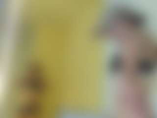 Spettacolo in cam dal vivo con EveAura - Camel Toe su Camsoda