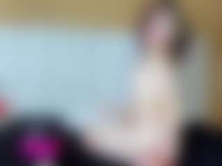 Live cam show with EveAura - Camel Toe on sexylive.show