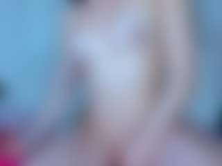 EveAura's Live Sex Cam Show