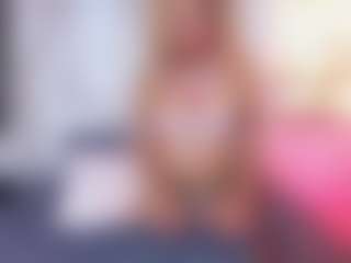 Live cam show with Giorgiina - Tease on Fapmatic.com