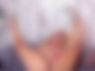 Live cam show with Giorgiina - Camel Toe on AdultVida.com