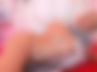 Live cam show with Giorgiina - Striptease on Uber Horny