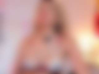 Show di cam dal vivo con Giorgiina - Facial su Camsoda