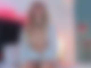 Live cam show with Giorgiina - Facial on Dolls Live